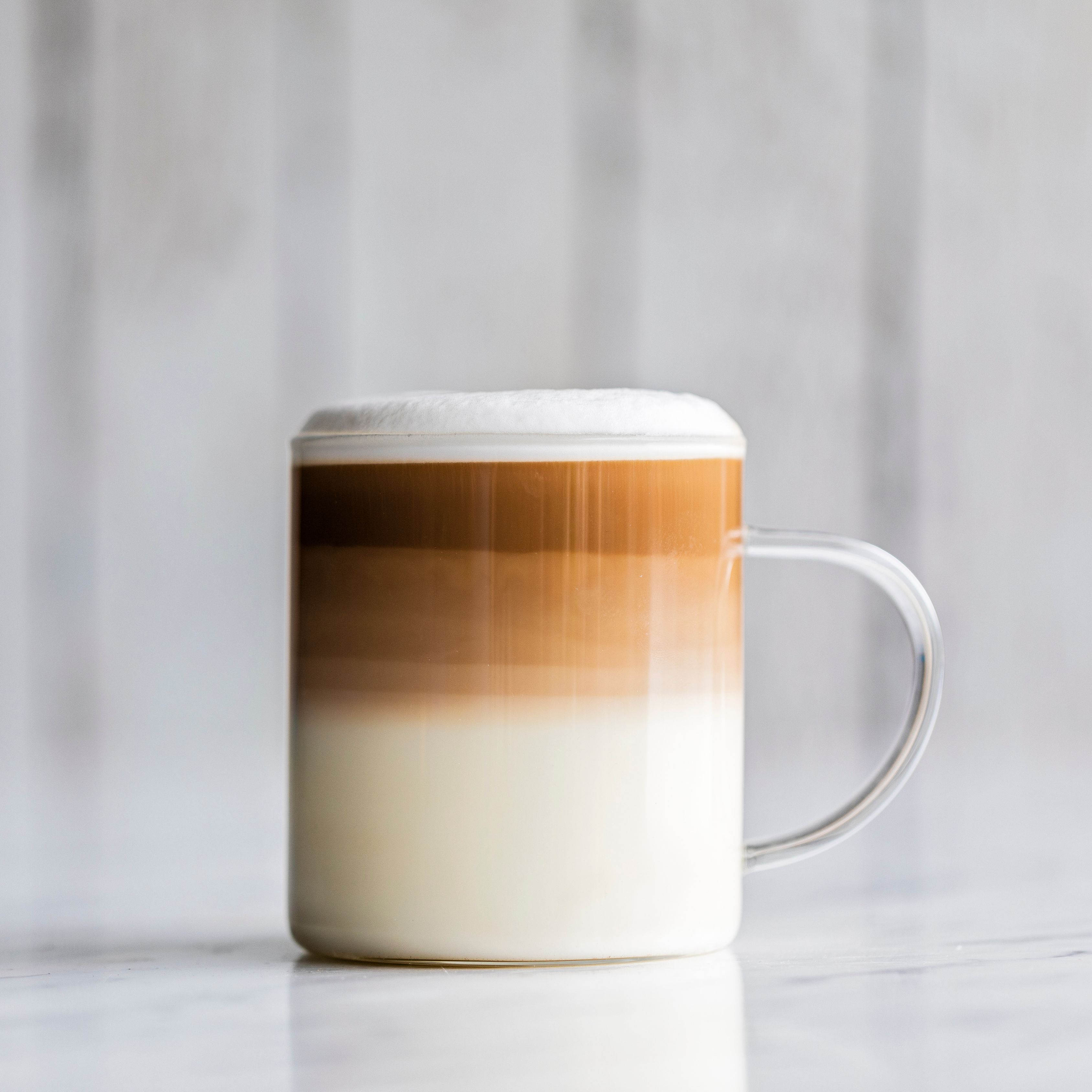 Café Latte Macchiato Protéiné au Caramel : un Boost Matinal Gourmand à Souhait ! 