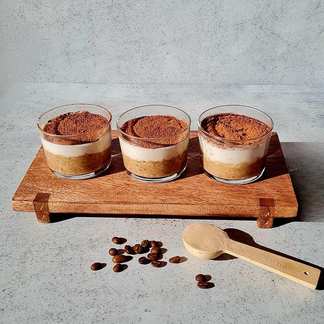 Savourez un Petit-Déjeuner Décadent avec le Tiramisu Protéiné Overnight Oats !