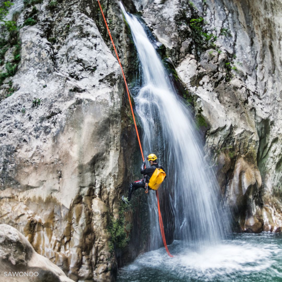 canyoning mon programme forme et bien-être pendant les vacances d'été